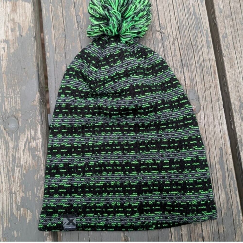 ZeroXposur Black Green Knit Pom Beanie Winter Hat